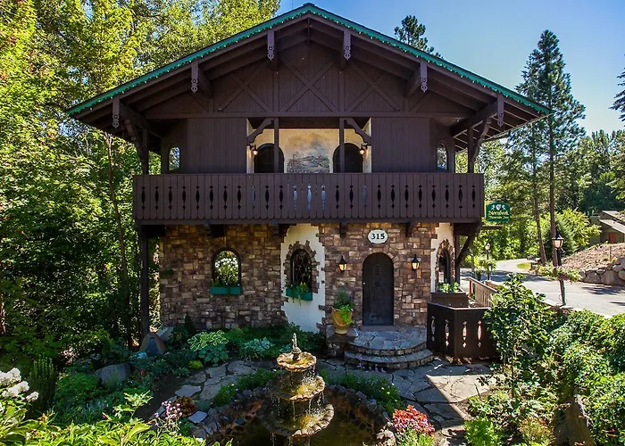 Storybook Riverside Inn Leavenworth