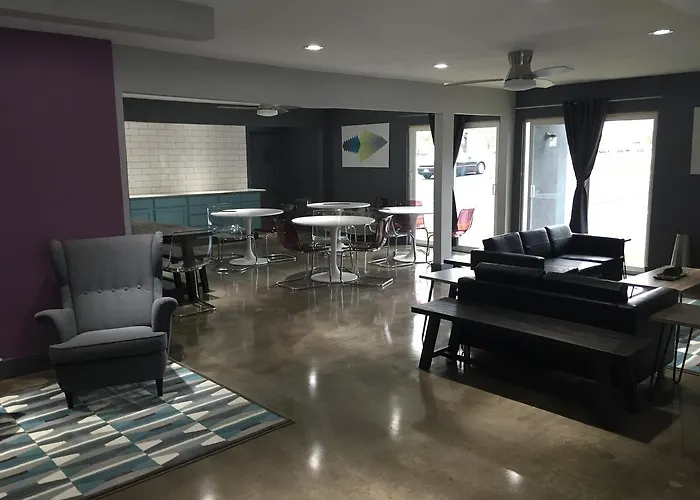 Aae Austin'S Travelodge