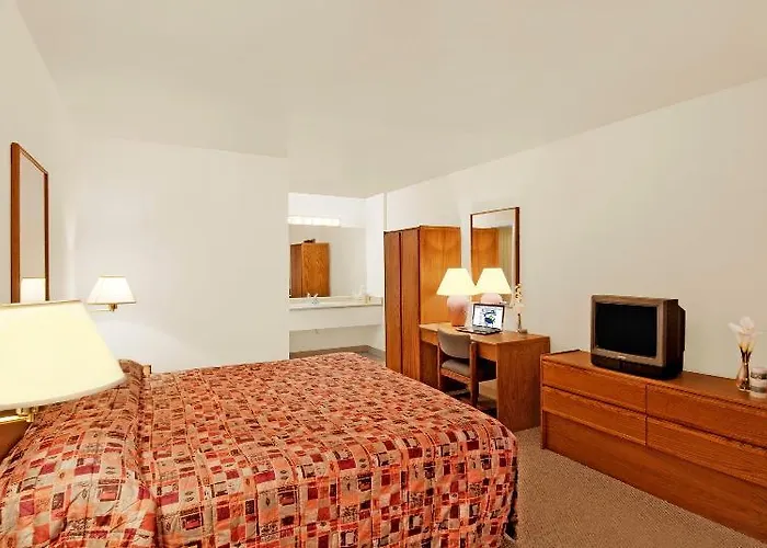 Americas Best Value Inn & Suites Boulder