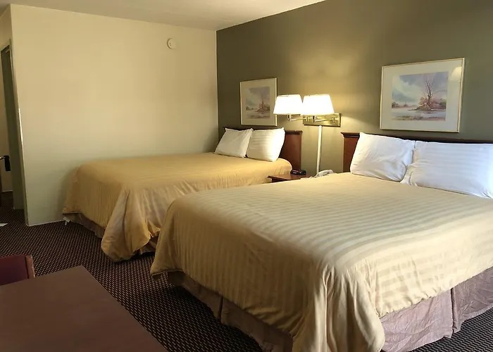 Norwood Inn & Suites Worthington