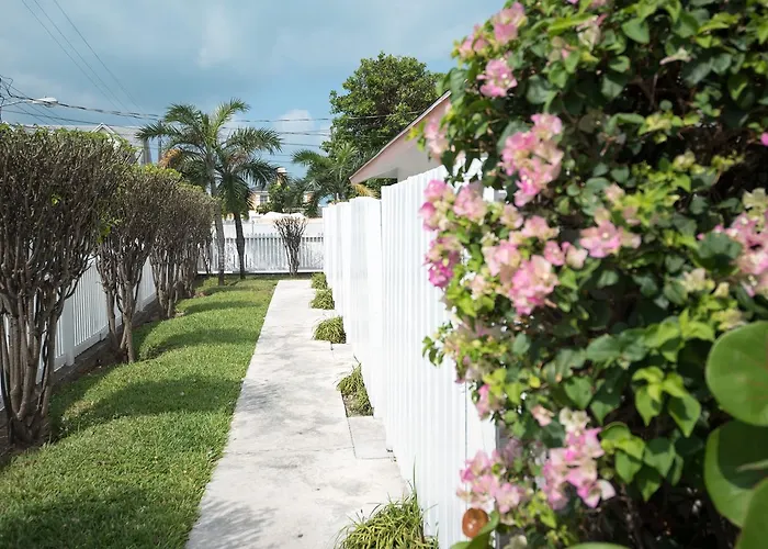 Royal Palm Hotel Dunmore Town