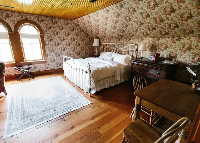 Round Barn Farm B & B Event Center