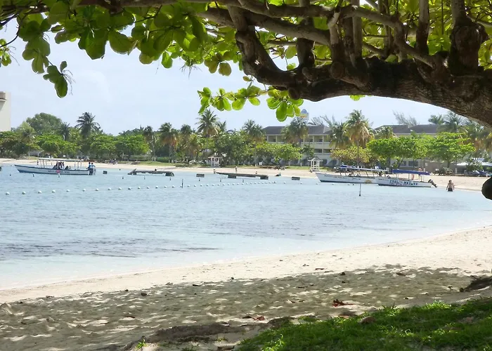 Beach One Bedroom Suite A22 Ocho Rios