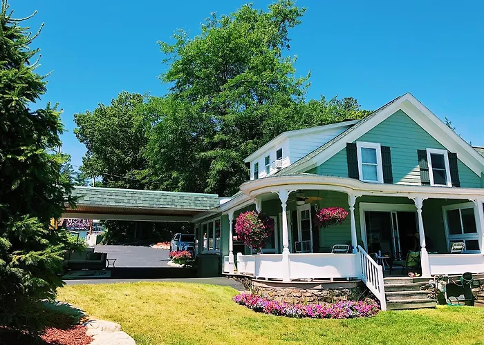 Shore Meadows Lodge Llc Lake George