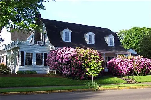 Harrison House Bed And Breakfast
