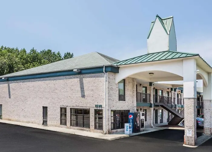 Brentwood Inn & Suites Suffolk