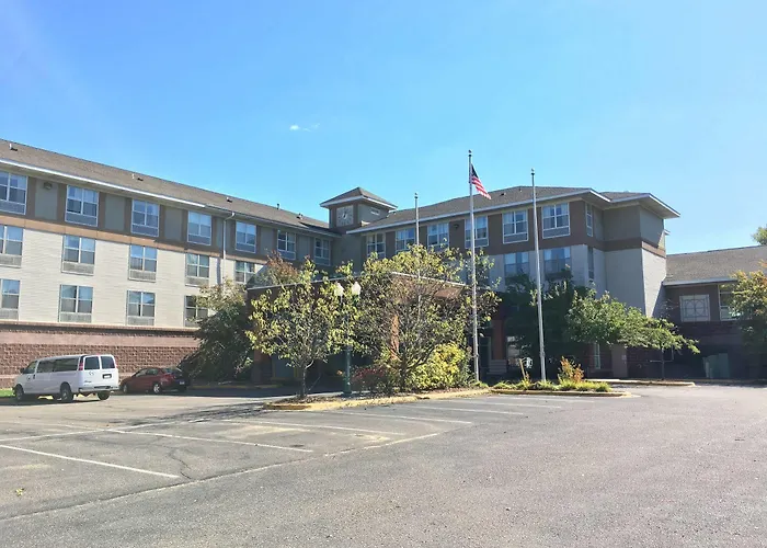 Norwood Inn And Suites Chaska