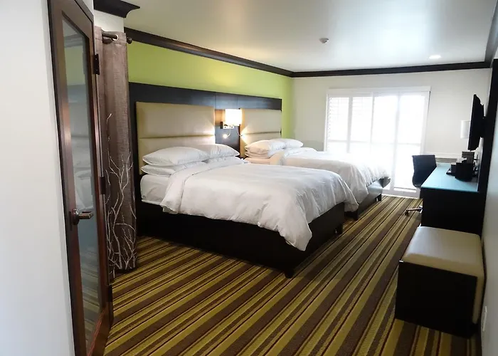 Hotel Azura Santa Rosa