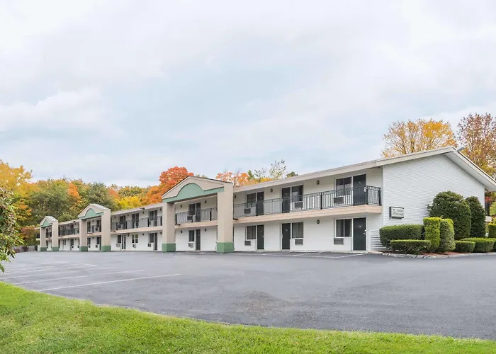Days Inn By Wyndham Lenox Ma