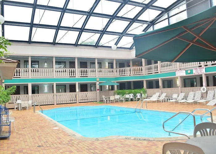 Elk Grove Hotel