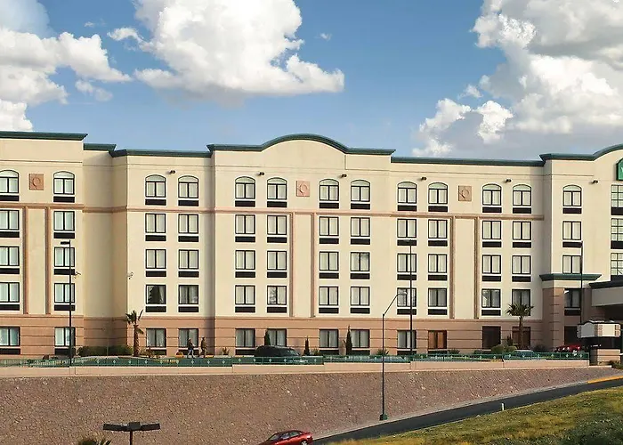 Wingate By Wyndham Chihuahua Hotel