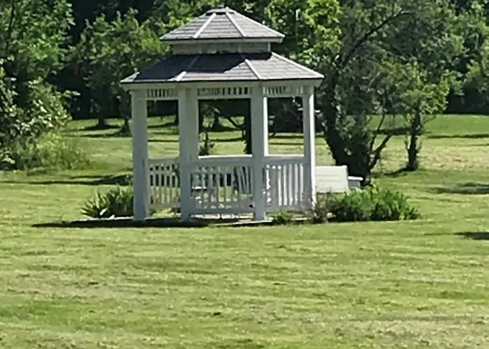 Martha'S Vineyard B & B