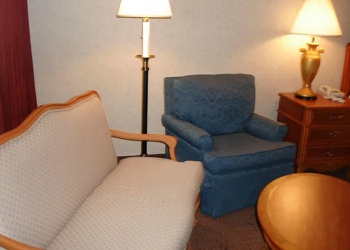 A Victory Inn & Suites - Muskegon