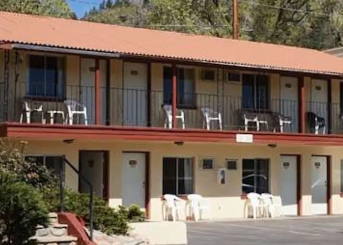 Spanish Trails Inn