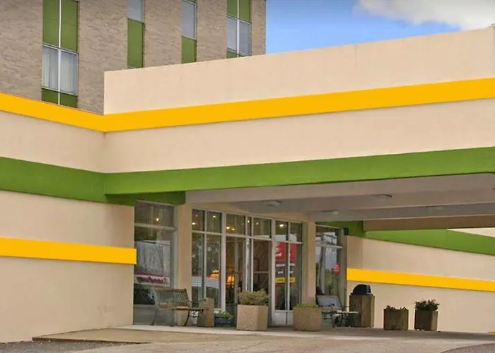 Elkins Inn And Suites