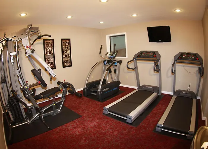 Budget Host Inn & Suites