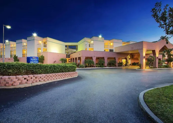 Baymont By Wyndham Tampa Near Busch Gardens Hotel