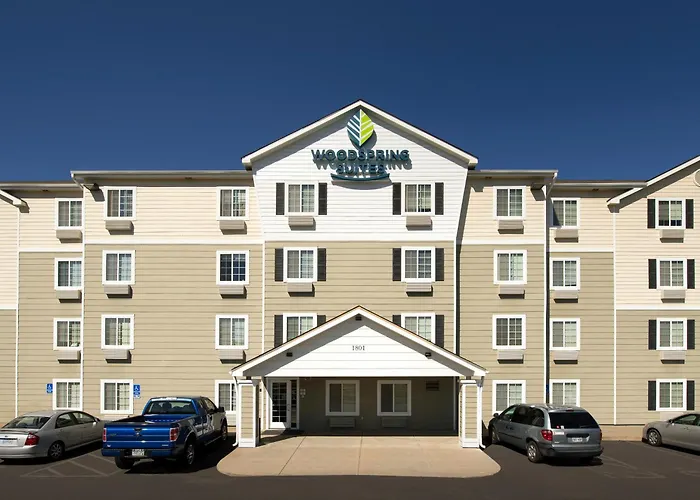 Woodspring Suites Topeka