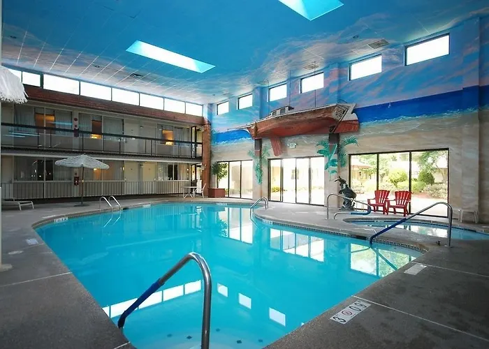 Clarion Inn & Fundome College Park