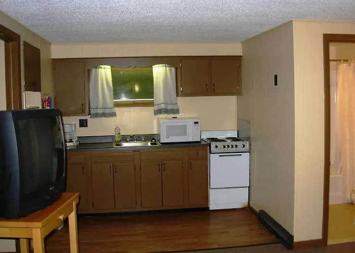 Red Carpet Inn On The Lake - Oneonta