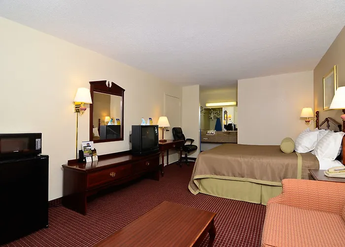 Travelers Inn And Suites