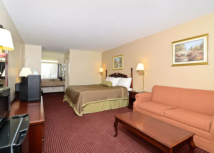 Travelers Inn And Suites