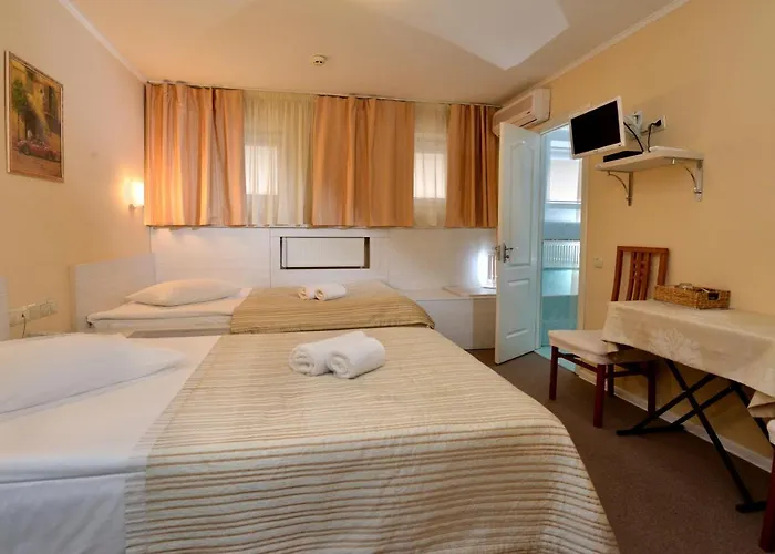 Light Hotel & Hub