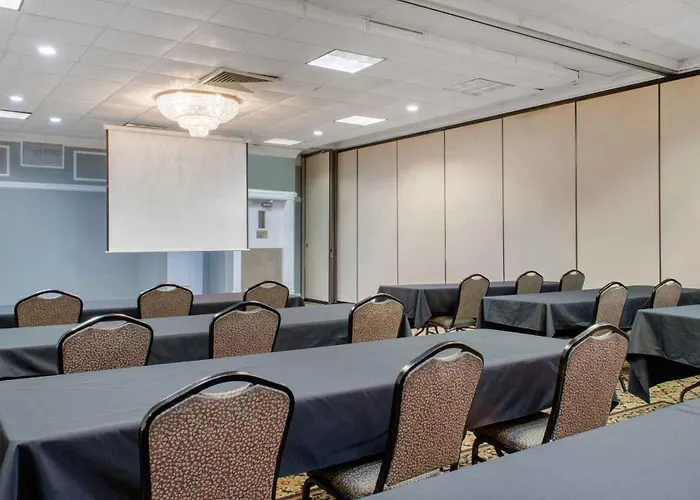 Ramada By Wyndham Shreveport Airport