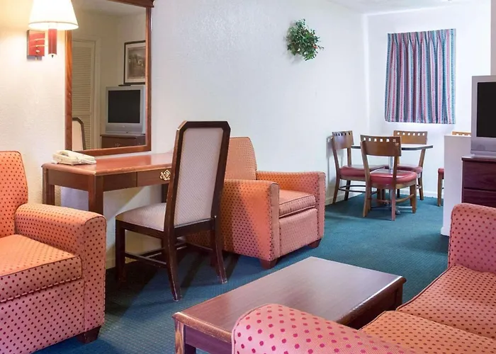 Rodeway Inn & Suites Williamsburg