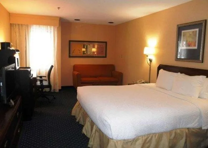 Quality Inn & Suites- Valparaiso