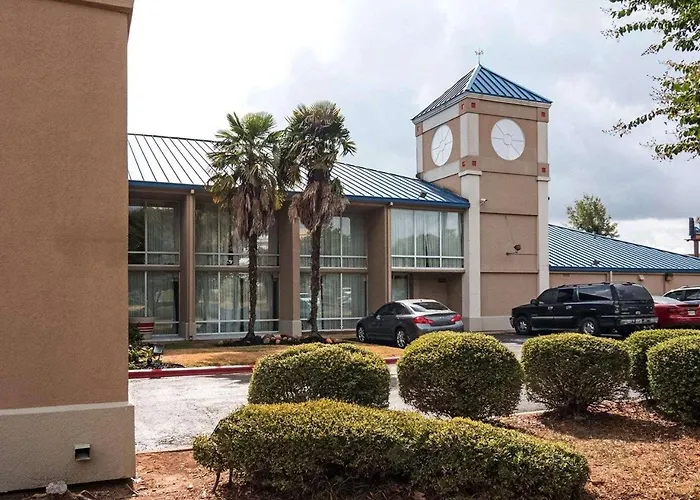 Economy Inn & Suites