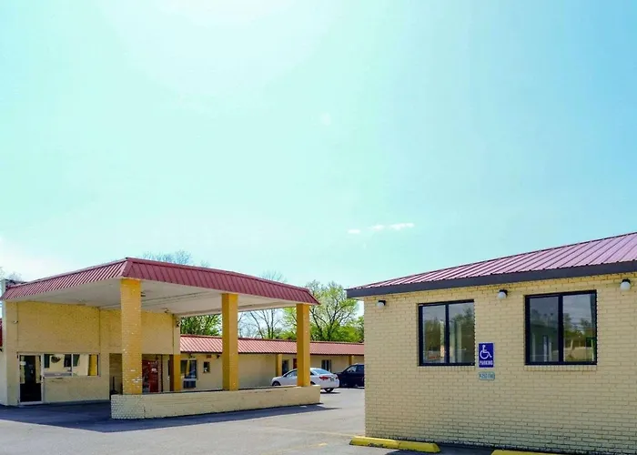 Econo Lodge Inn & Suites Carbondale