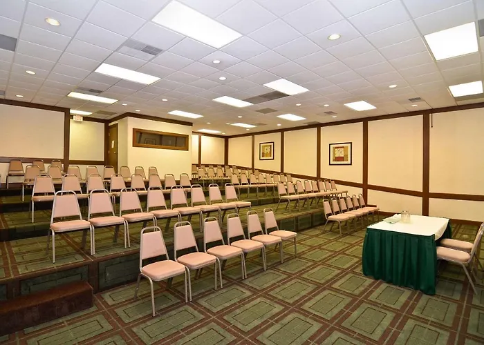 Quality Inn & Conference Center Akron