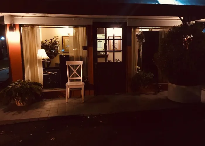 Cheshire Motor Inn