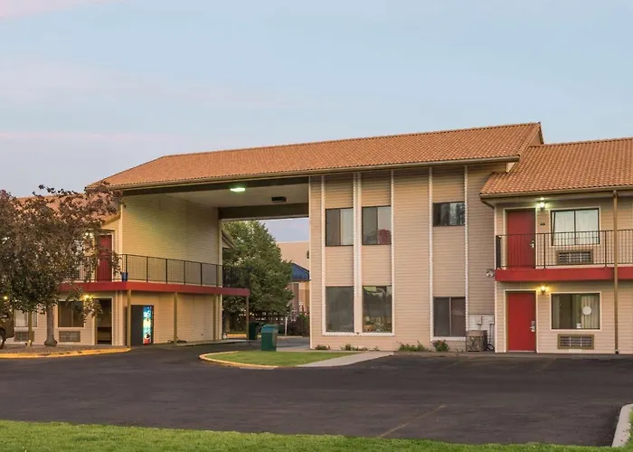 Howard Johnson By Wyndham Boise