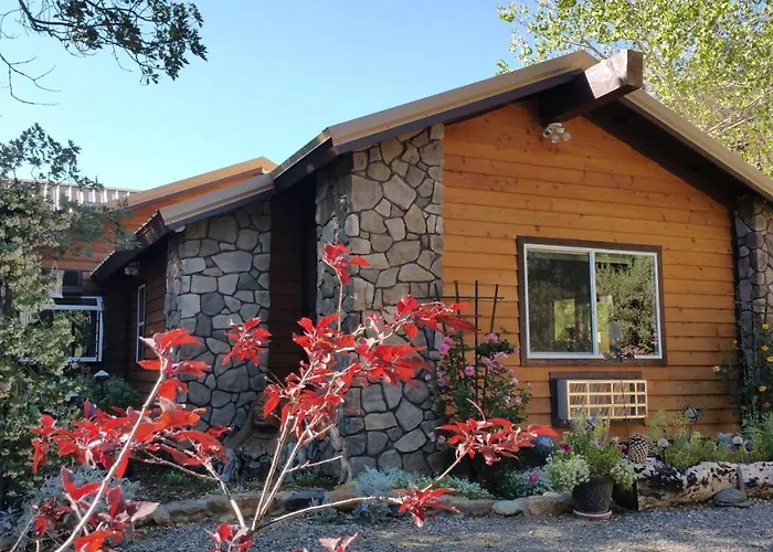 Wikiup Hummingbird Hotel