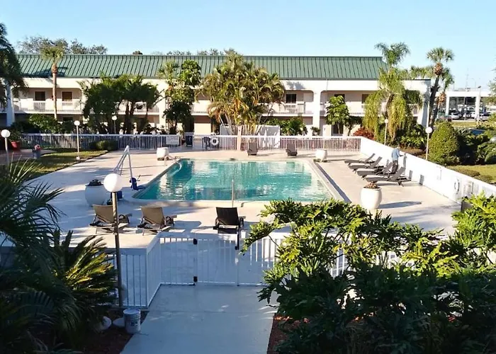 Surestay Plus Hotel By Best Western Clearwater Central