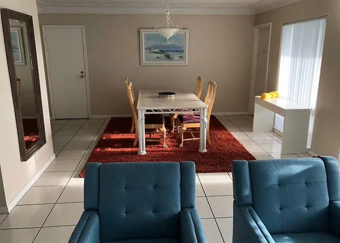 Cheston House - Clothing Optional All Male Guesthouse
