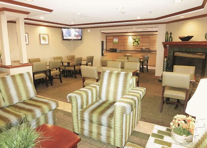 La Quinta Inn By Wyndham Milwaukee West Brookfield
