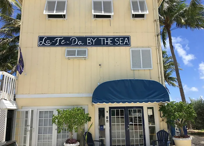 Yellowtail Inn Marathon