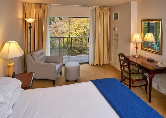 Inn At The Commons Medford