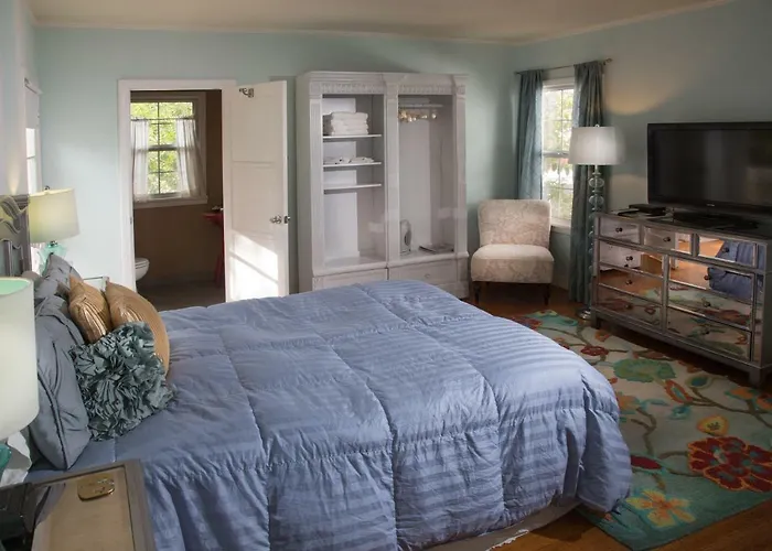 Cinema Suites Bed & Breakfast Hsr19-19-001050 Los Angeles