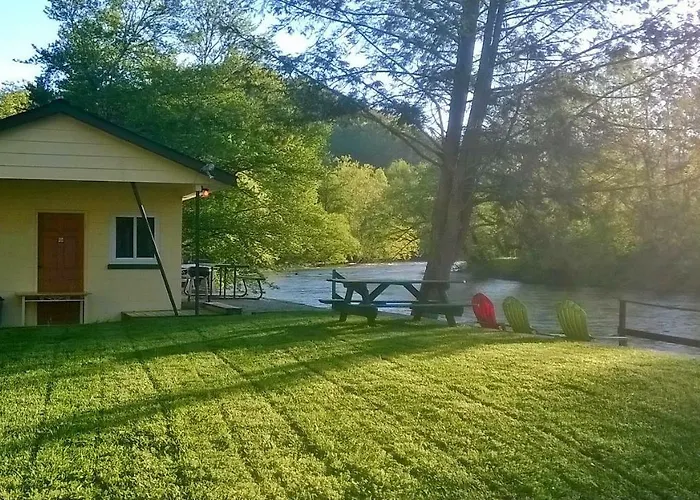 Riverbend Lodging Bryson City