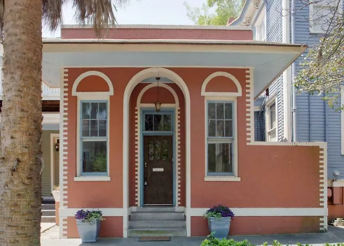 101 E Waldburg - Cozy Cottage Just Off Of Forsyth Park Savannah