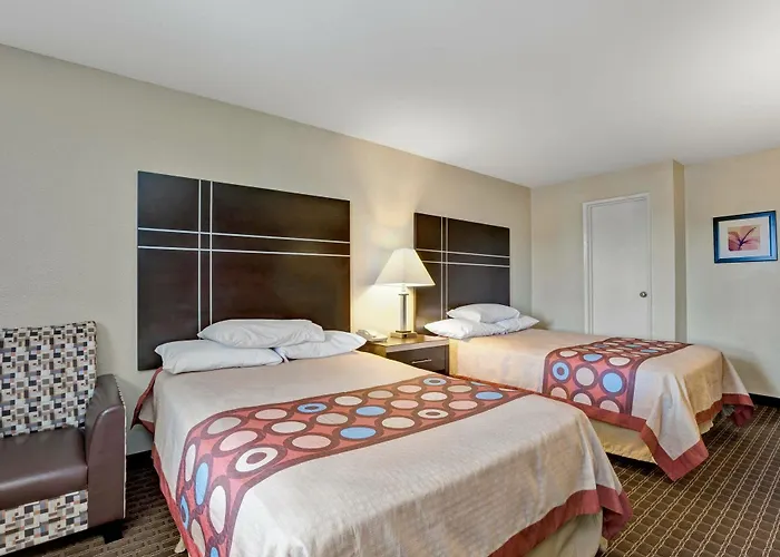 Super 8 By Wyndham Newark De Hotel