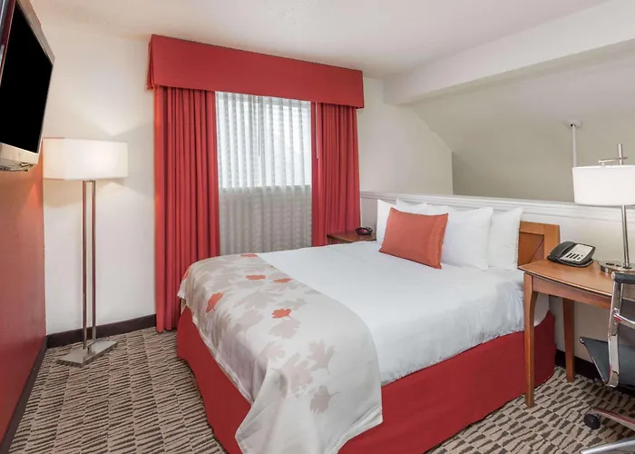 Value Suites Extended Stay - St Louis Maryland Heights