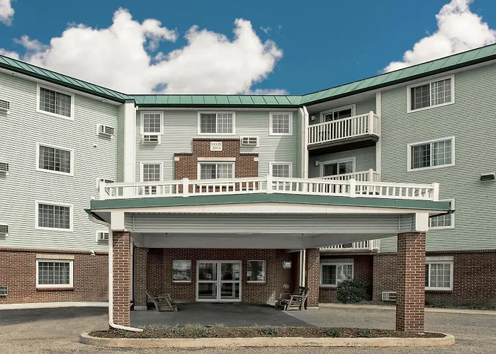 Baymont By Wyndham Essex Burlington Area Hotel