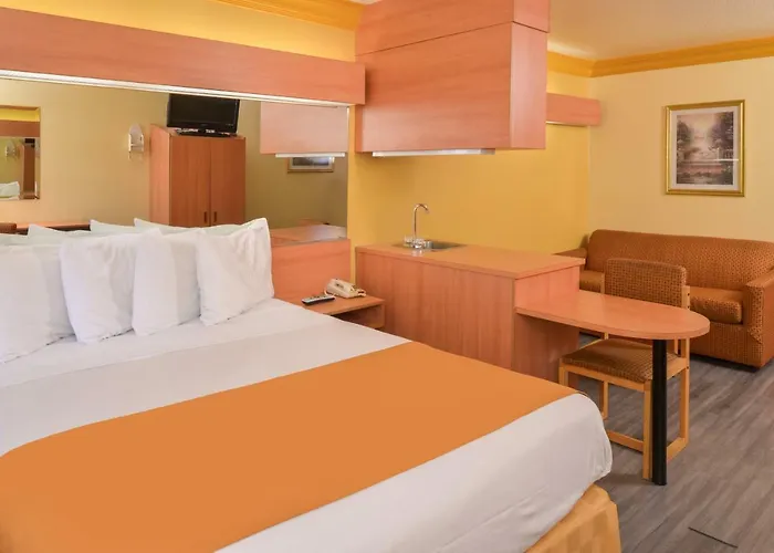 H3 Inn & Suites - Lax Airport - Los Angeles Inglewood