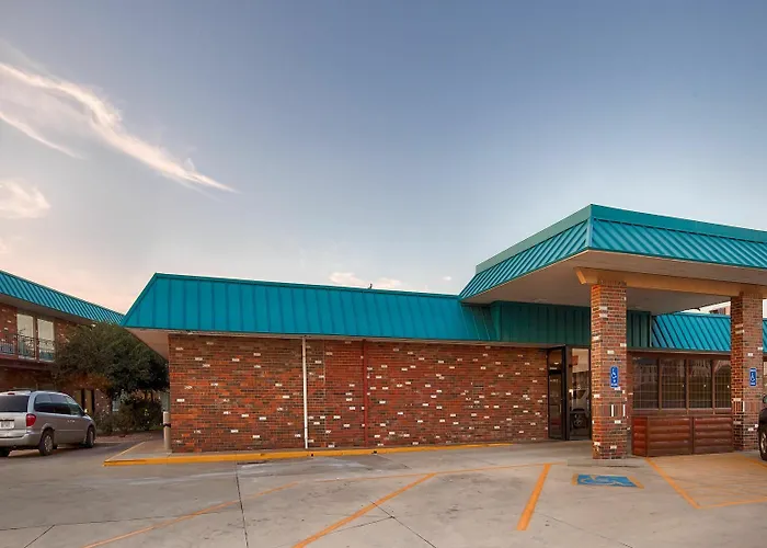 Surestay Hotel By Best Western Mcpherson
