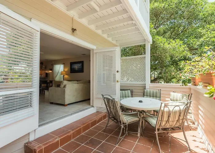 Casa Bonita @ Duval Square R1 Apartment Key West